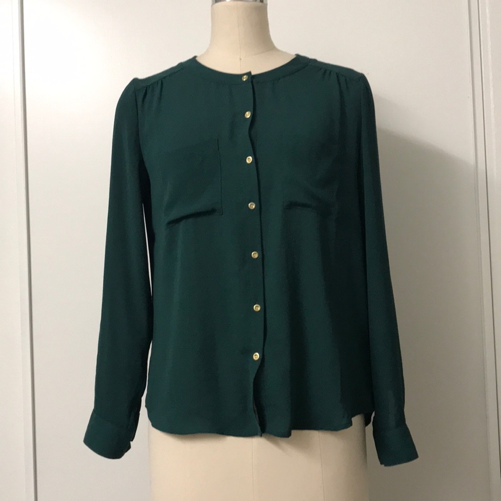 Forest green long sleeve blouse.